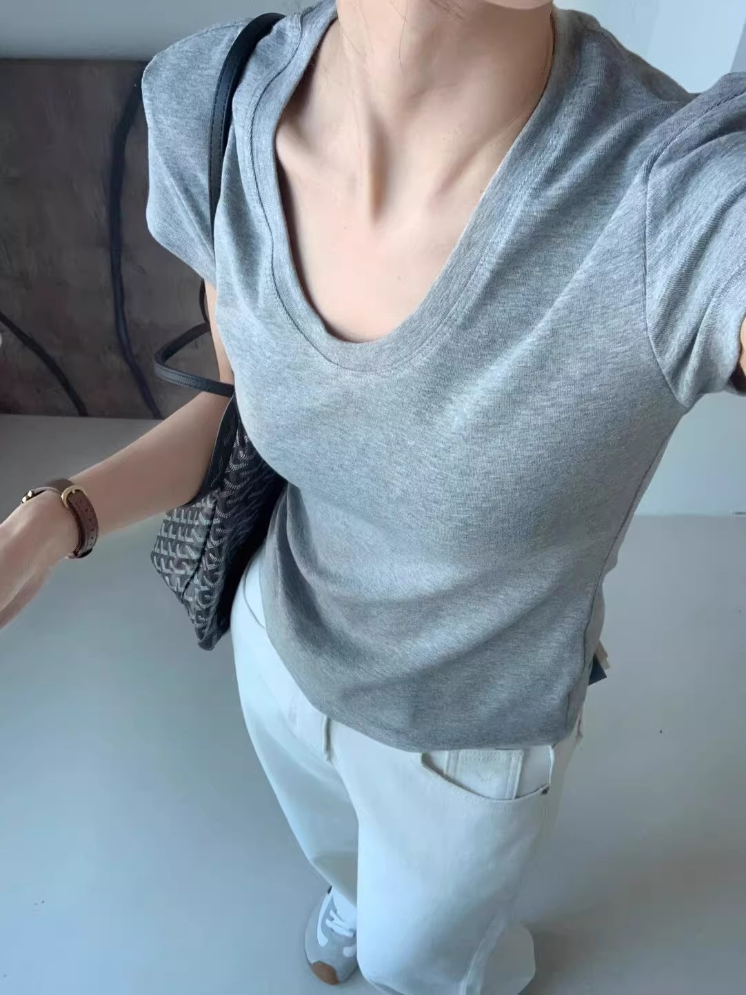 U ネックショルダー半袖 Tシャツ女性夏スリムフィットエレガ - Fashion Streetwear のレビューと価格